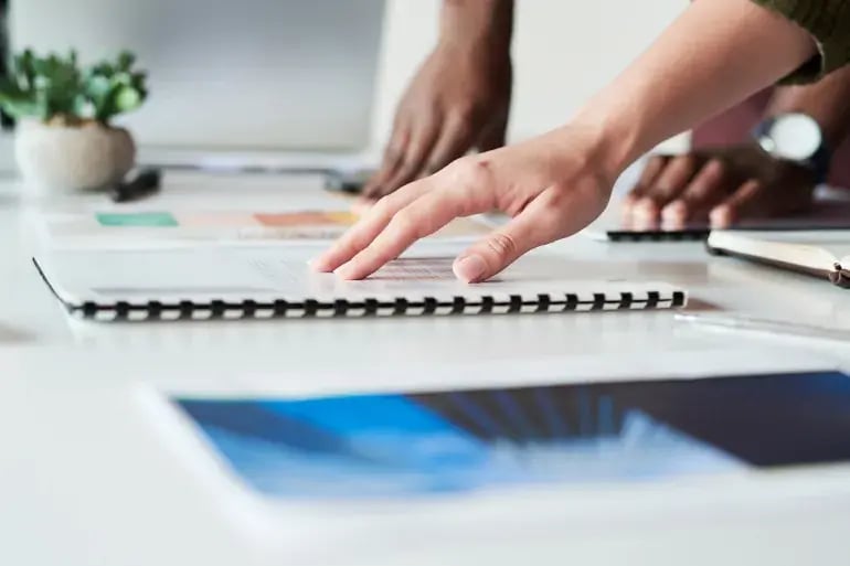 innovation-visual-revops-transformations-hand-on-proposal-data