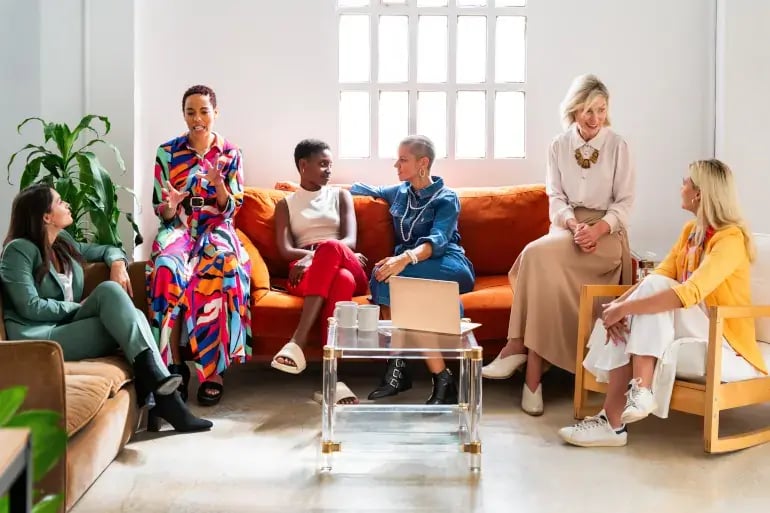 innovation-visual-revops-transformations-people-concept-women-meeting-in-casual-environment