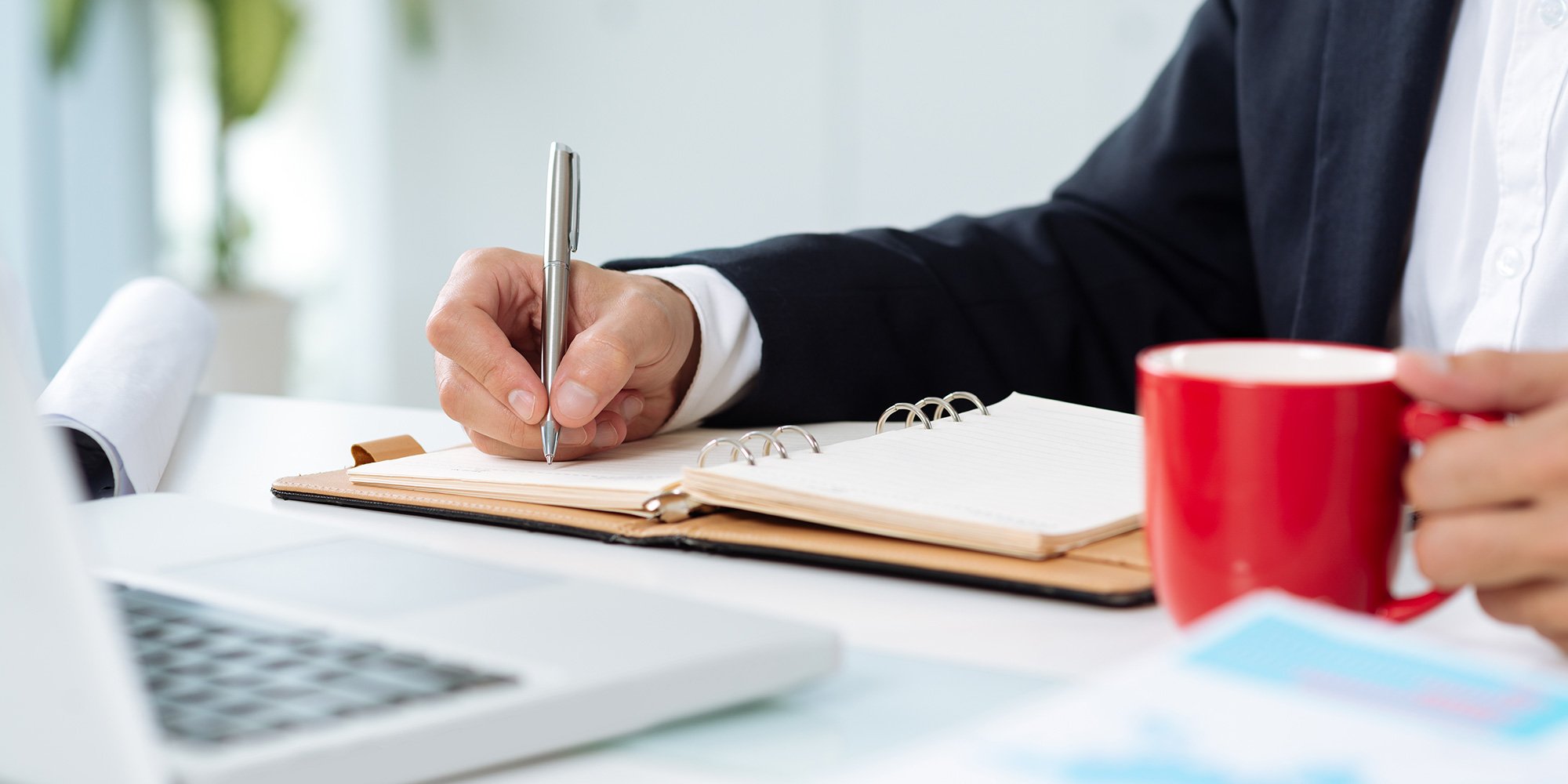 Innovation Visual Expert Hubspot Onboarding meeting booking for Marketing Pro and Enterprise