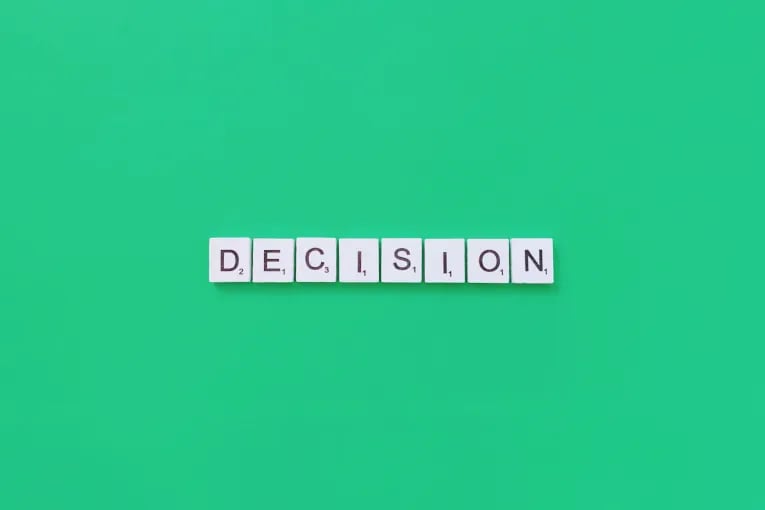 Innovation-visual-decision-on-green-background