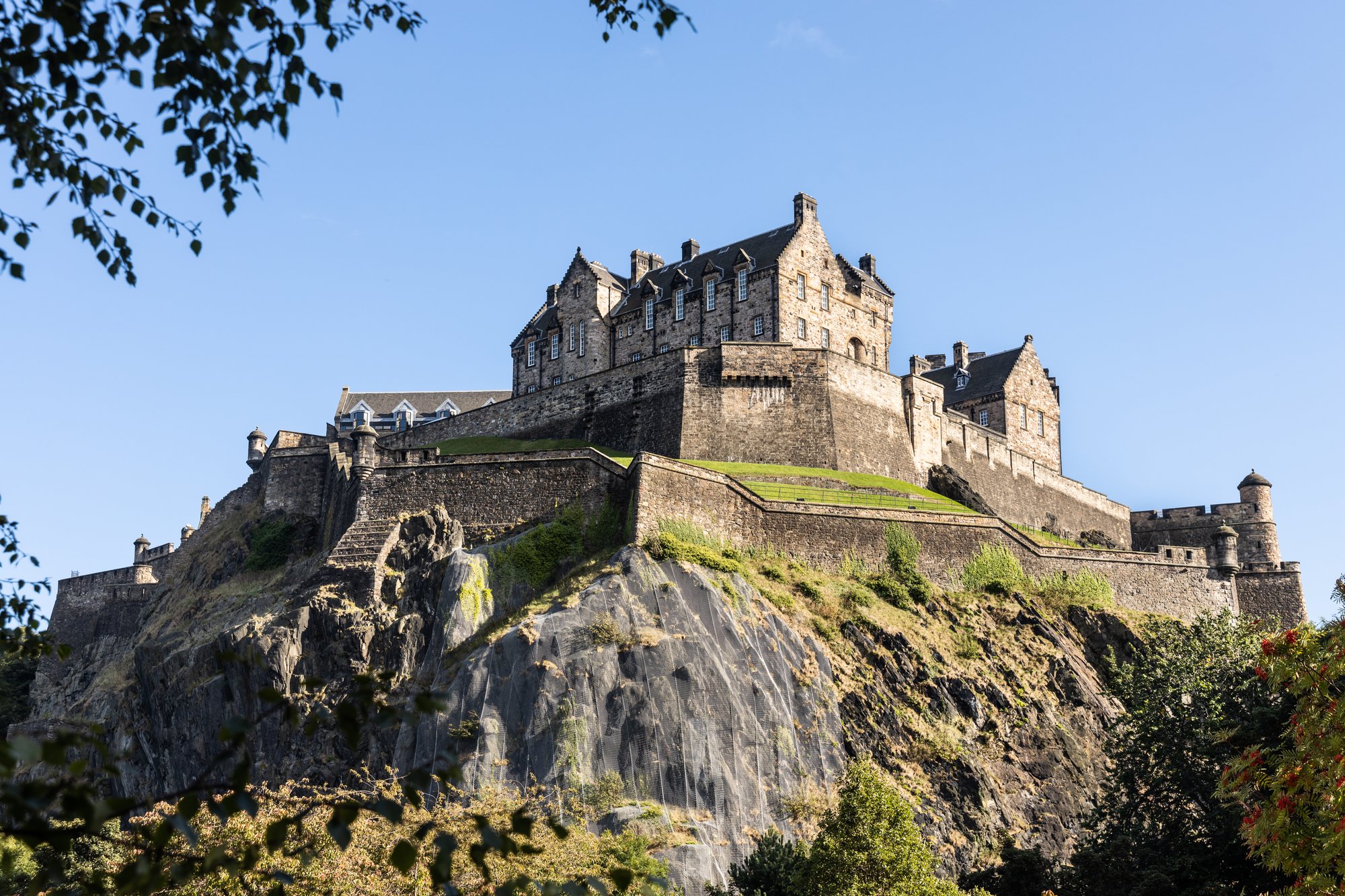 edinburgh-castle-is-a-historic-castle-in-edinburgh-2026-03-20-01-01-28-utc