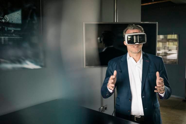 innovation-visual-vr-use-in-b2b