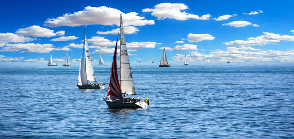 sailing boats at sea using savvy navvy 